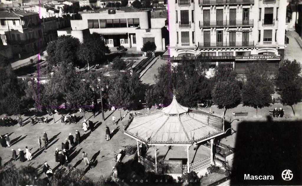 Mascara - Kiosque 03.jpg